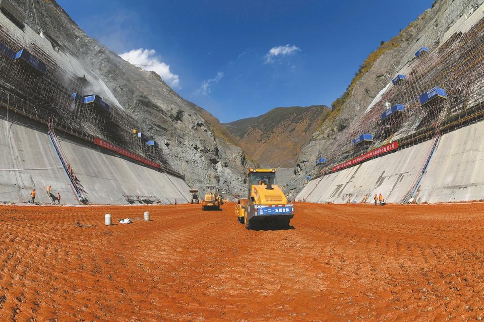 两河口水电站心墙填筑 总量相当于6个“鸟巢” - 采集栏目 - 华西都市报