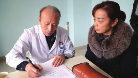 华西社区健康讲堂走进康庄社区